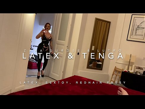 ❤️ Sorellastra rossa in costume di lattice scopata da fratellastro ️ Video porno à noi ️❤