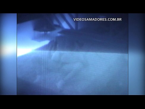 ❤️ U maritu filma a moglia chì scopa un vicinu è scopre chì hè un cornu ️ Video porno à noi ️❤